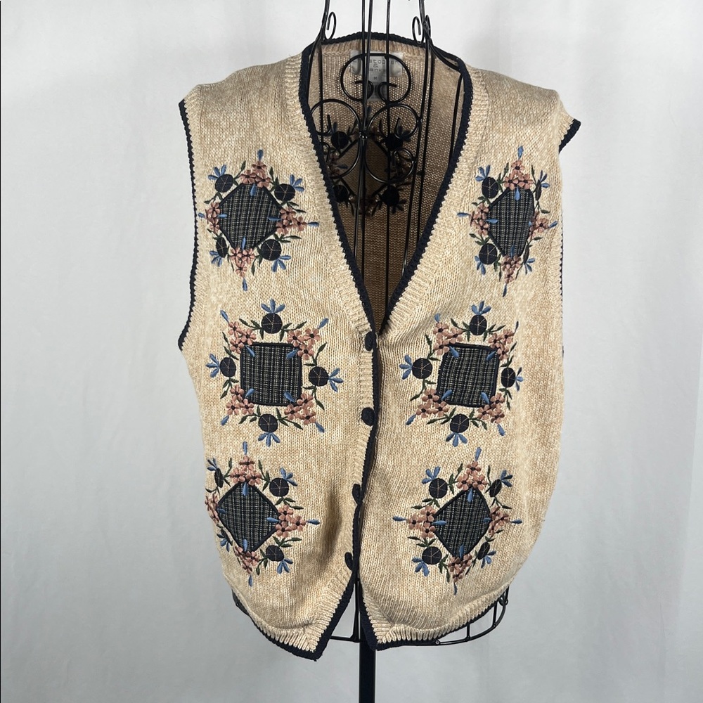 Christopher & Banks Beige Knit Vest Women’s Medium Embroidered Flowers Granny